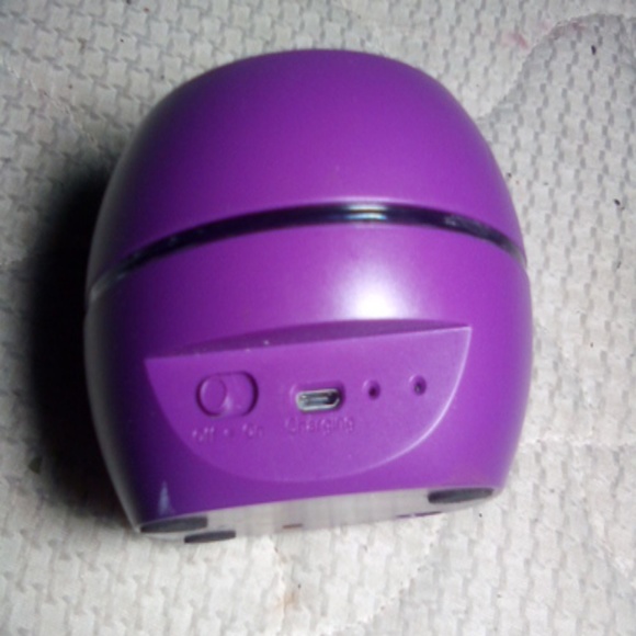 Light up blue tooth speaker - Picture 2 of 3